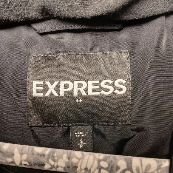 Express Hooded Black Puffer Coat with Gold Details - Picture 3 of 11